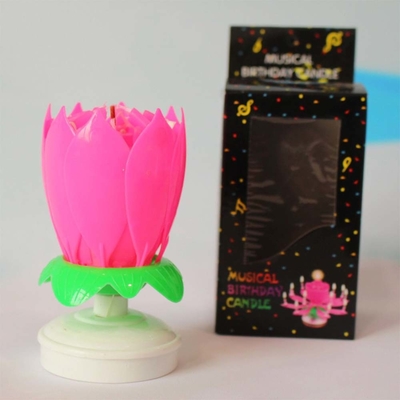 Meerdere kleuren bloemvormig vuurwerk verjaardagstaart kaarsen draaiende muzikale verjaardagstaart kaarsen