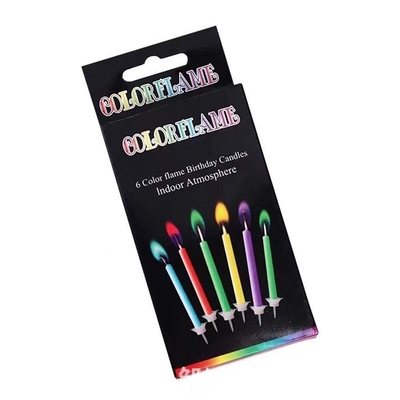Creatieve regenboogvlam kaars voor feest decoratie en verjaardag viering