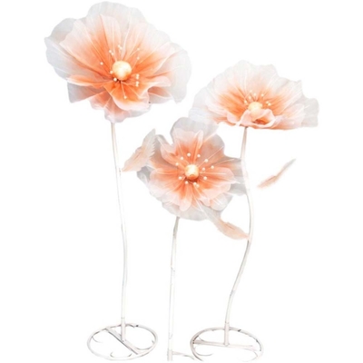 Op maat gemaakte rode reuzenbloemenset van PE-schuim voor trouwfeest decoratief display