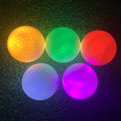 Op maat gemaakte golfballen met flitsende verlichting